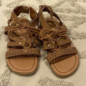 Girls size 7 sandals